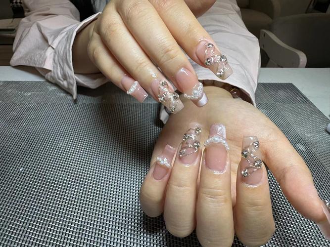 美甲不可能不贴钻